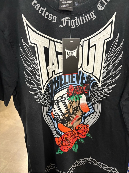 Tapout Other - Tapout Black Short Sleeve Tee with Red Roses and White Wings
